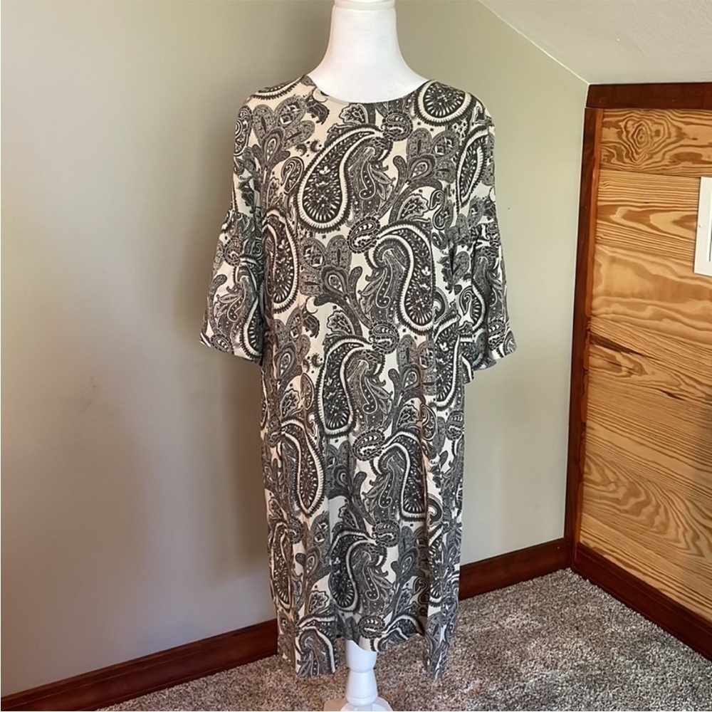 H&M Black White Paisley Ruffle Sleeve Midi Dress